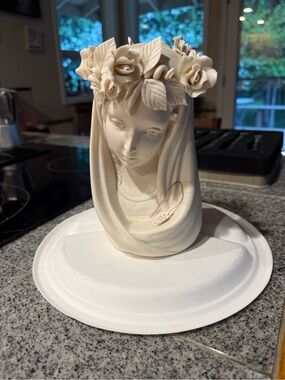 Cybis Ivory Ceramic Floral Madonna Bust - Home Accent Sculpture